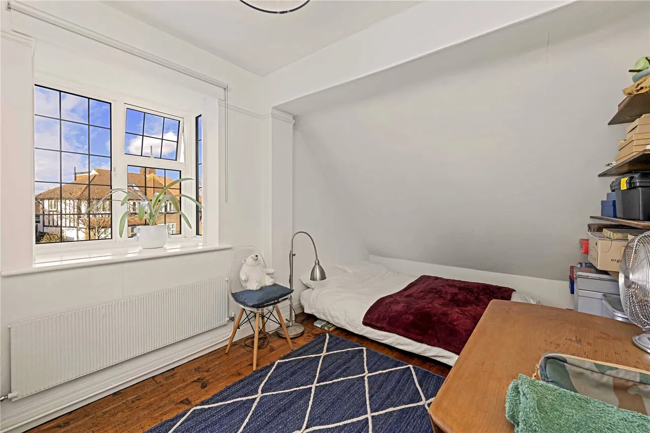 Redway Drive, Whitton, TW2 7NW, photo 10