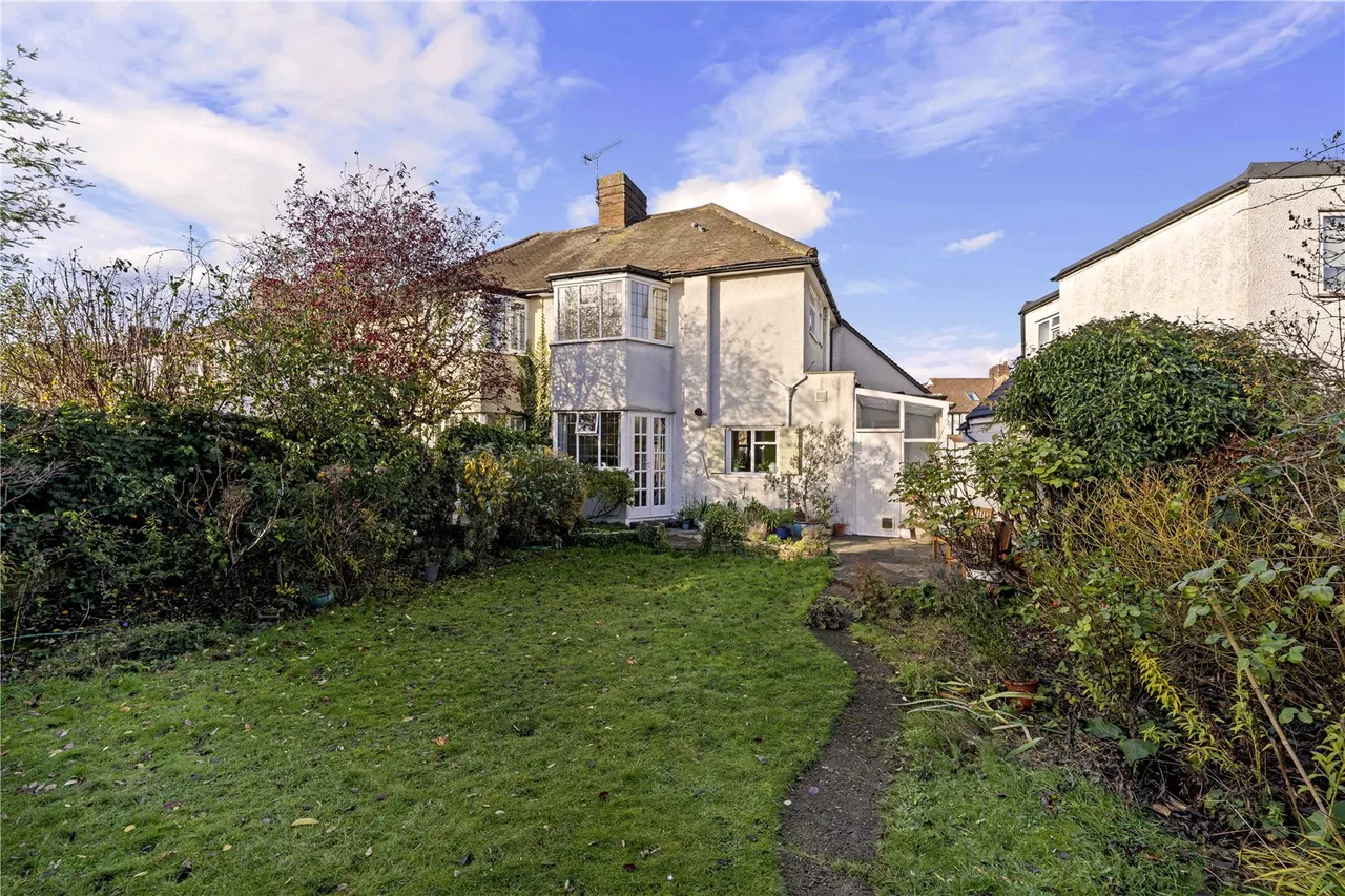 Redway Drive, Whitton, TW2 7NW, photo 11