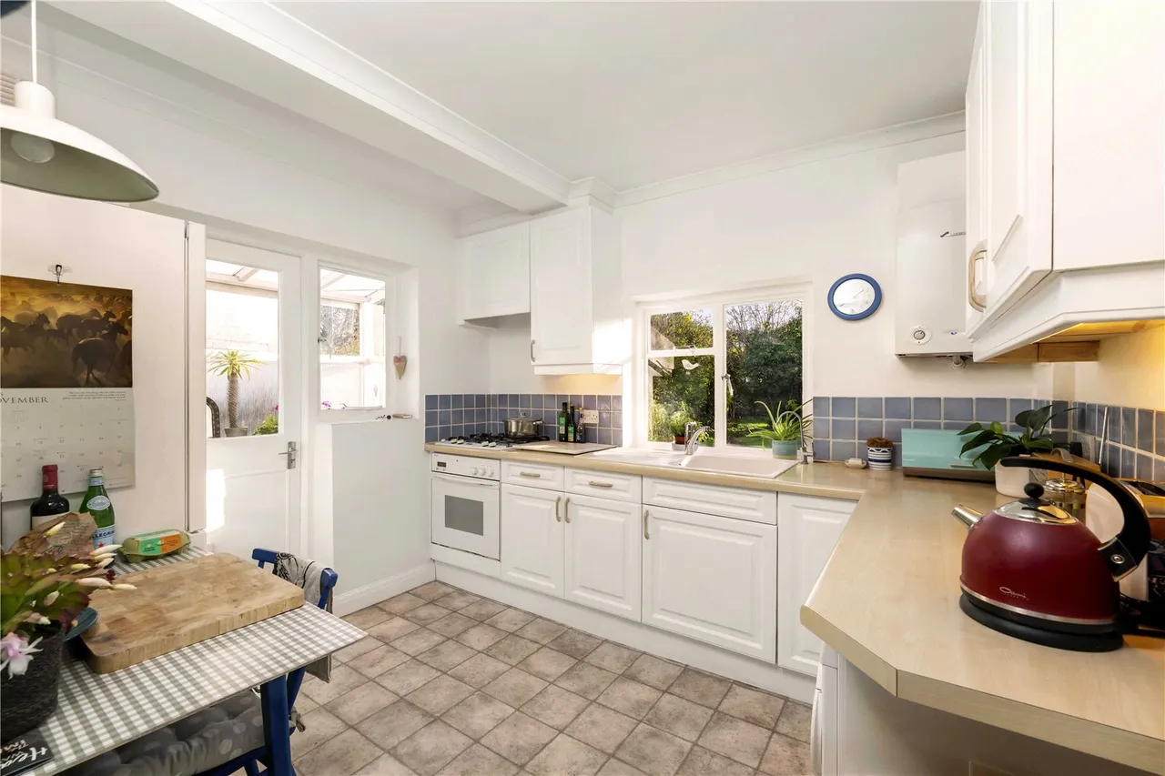 Redway Drive, Whitton, TW2 7NW, photo 7