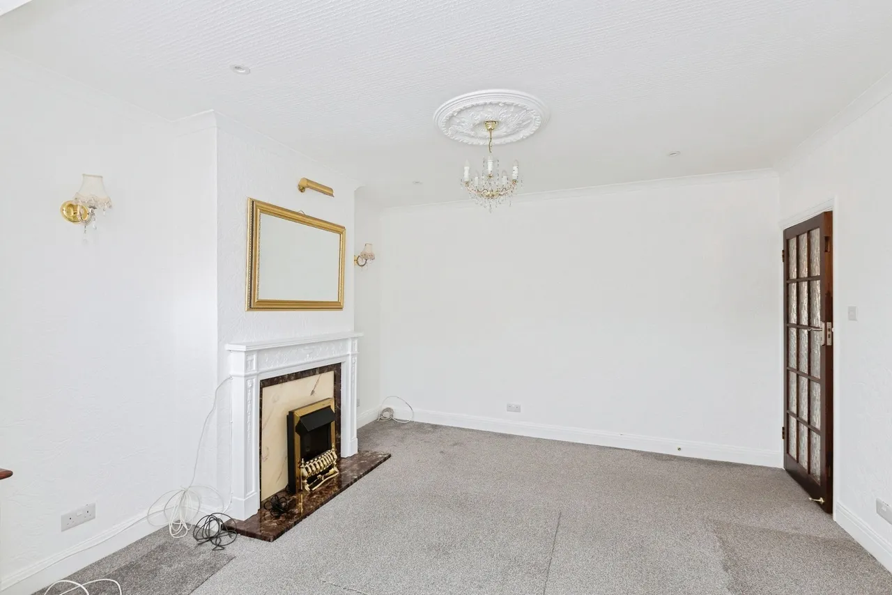 Queenborough Gardens, ILFORD, Essex, IG2, photo 4