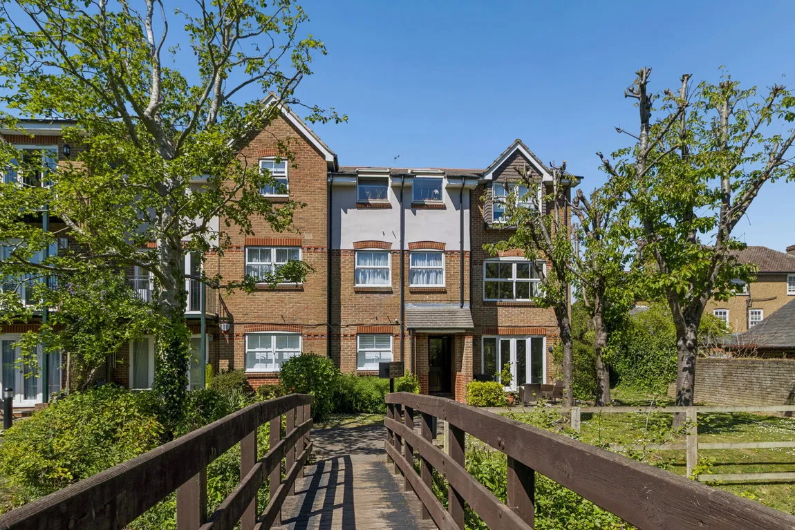 2 bed flat for sale, Uxbridge Road, Rickmansworth, WD3