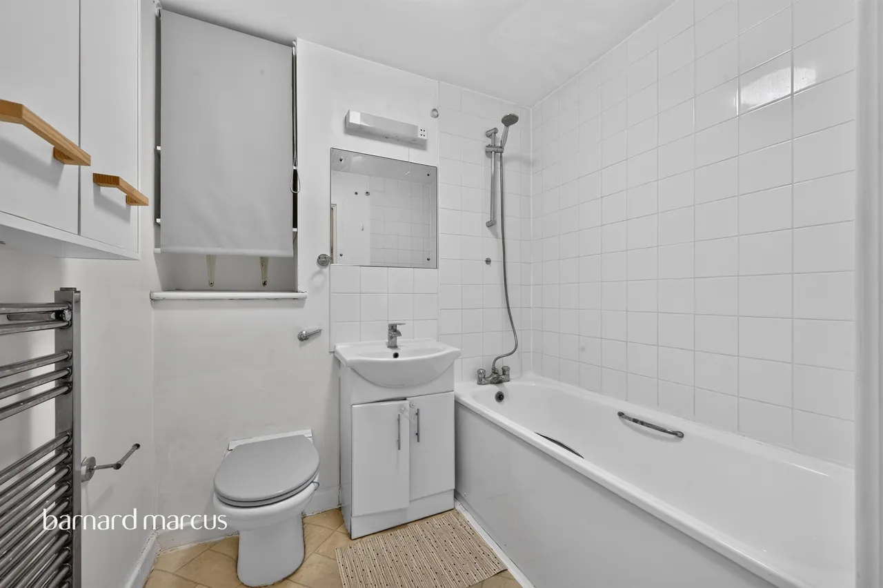 Mitcham Road, London, SW17, photo 12