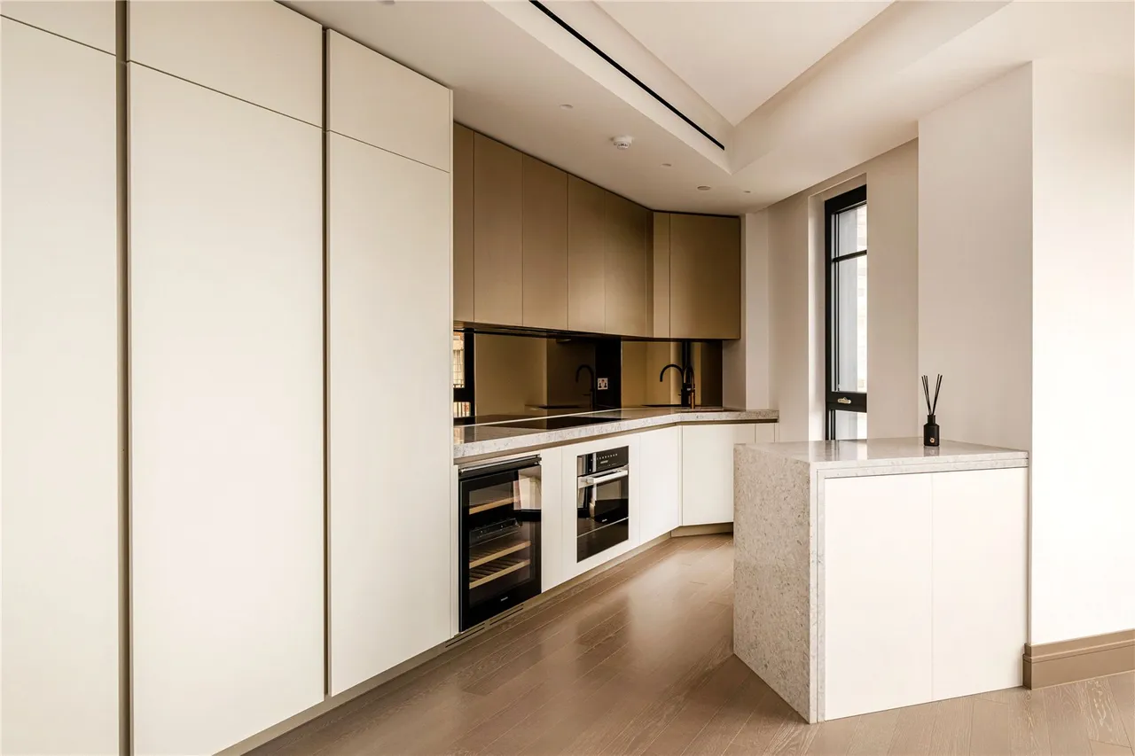 Lucan Place, Chelsea, SW3, photo 3