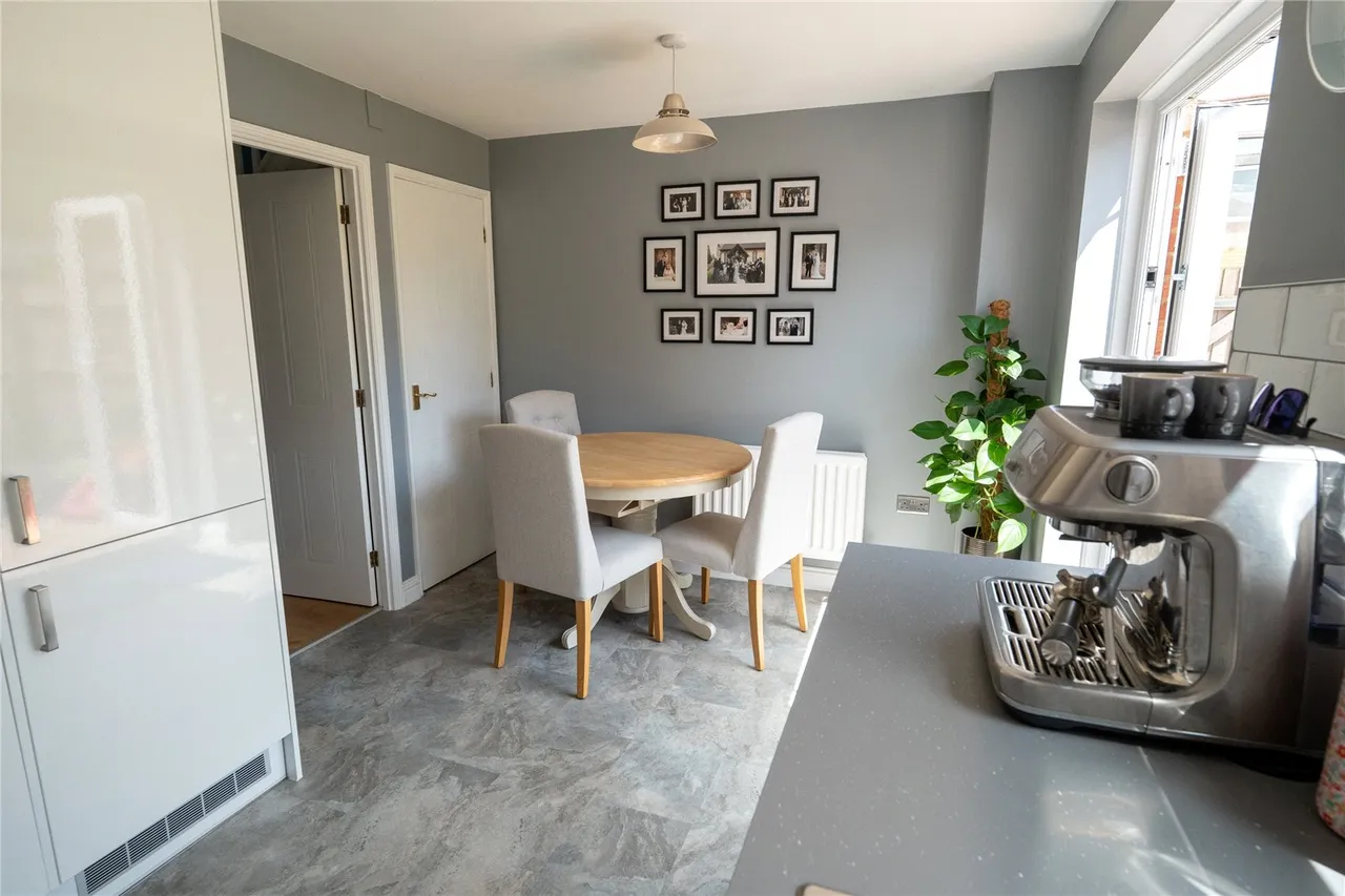 Derry Close, Ash Vale, Guildford, Surrey, GU12 5SR, photo 5
