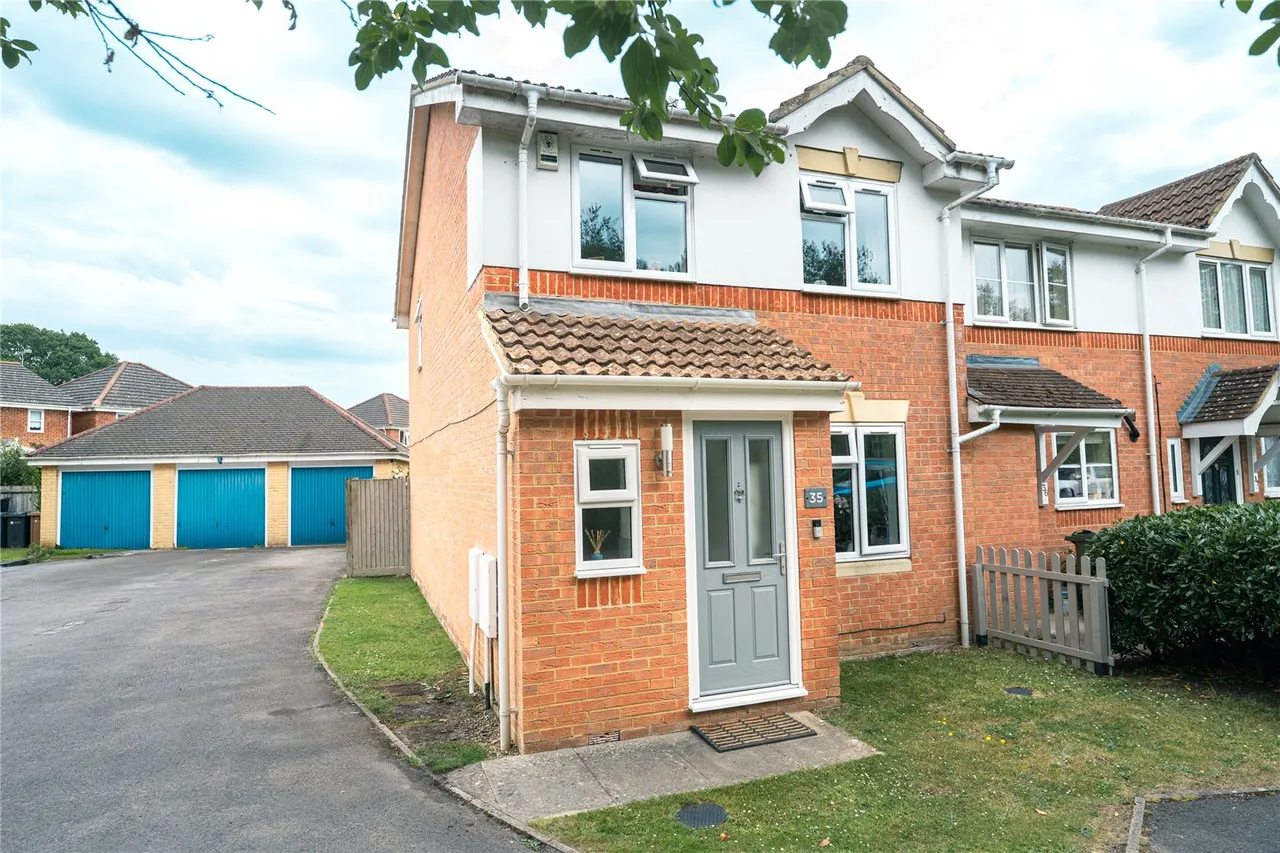3 bed house for sale — Derry Close, Ash Vale, Guildford, Surrey, GU12 5SR