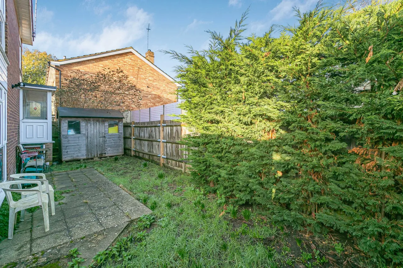 Stile Path, Sunbury-On-Thames, TW16, photo 9