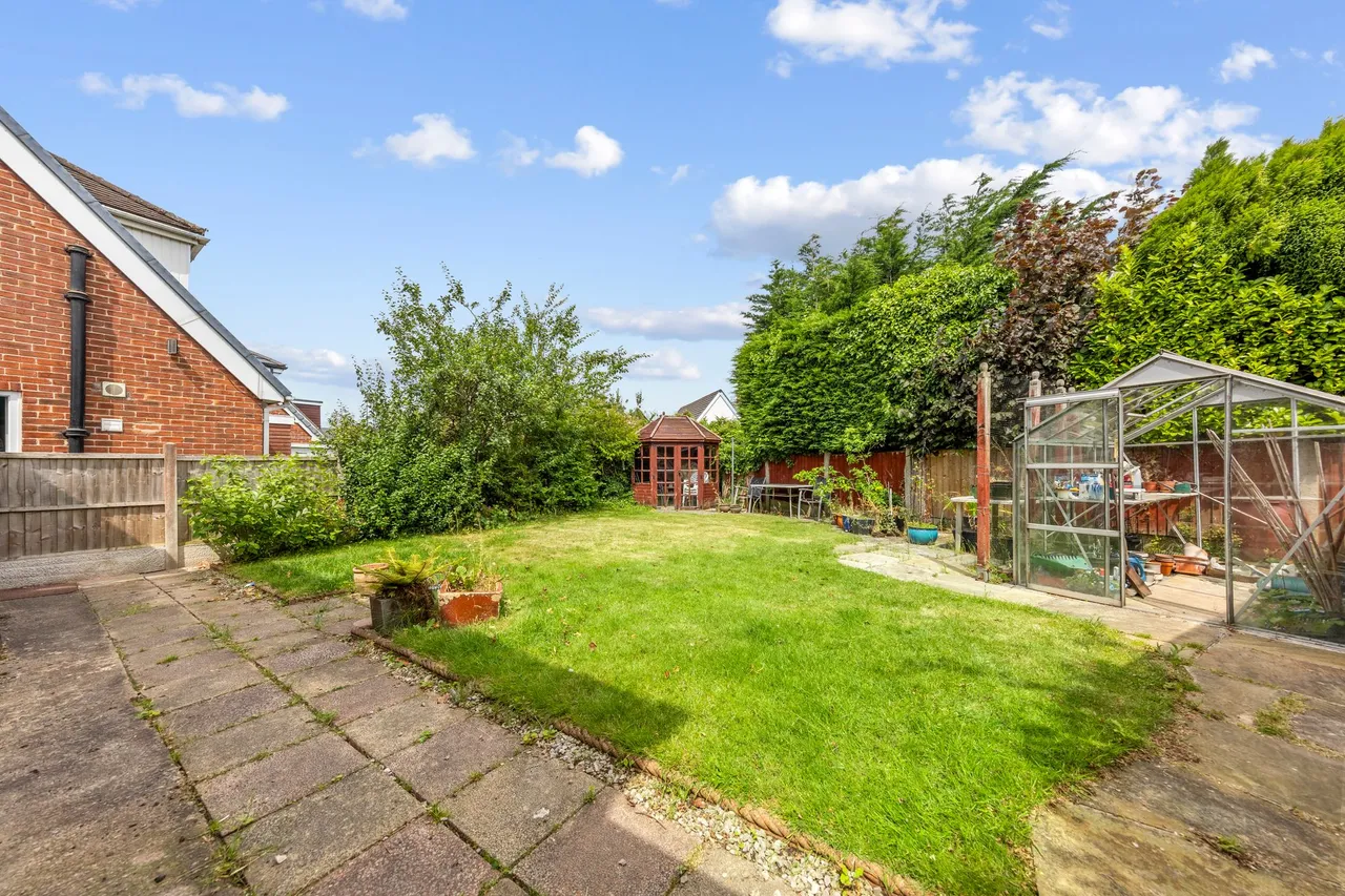 Ridgewell Avenue, Lowton, Warrington, Warrington, WA3 2RX, photo 2