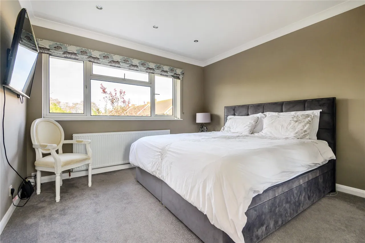 Meadows End, Sunbury, TW16 6SP, photo 9