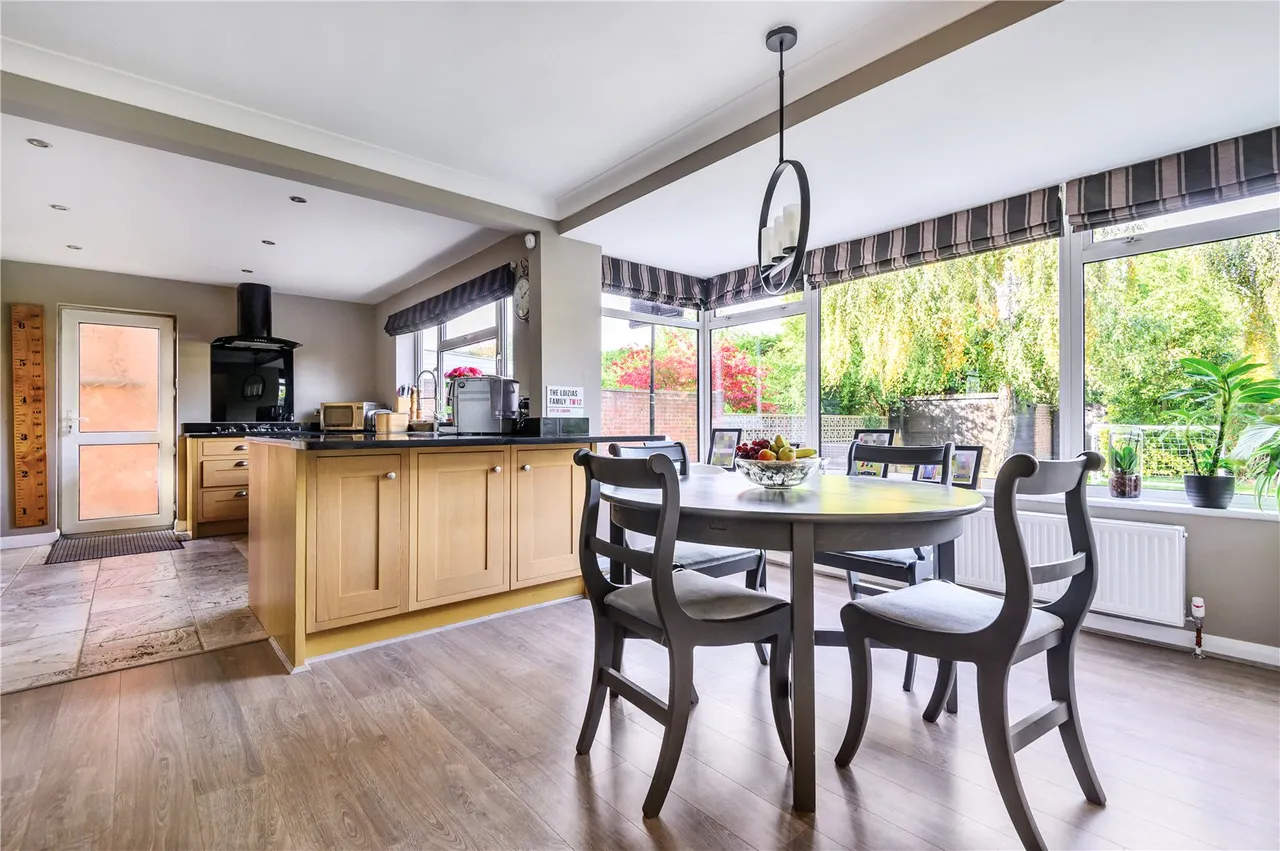 Meadows End, Sunbury, TW16 6SP, photo 4