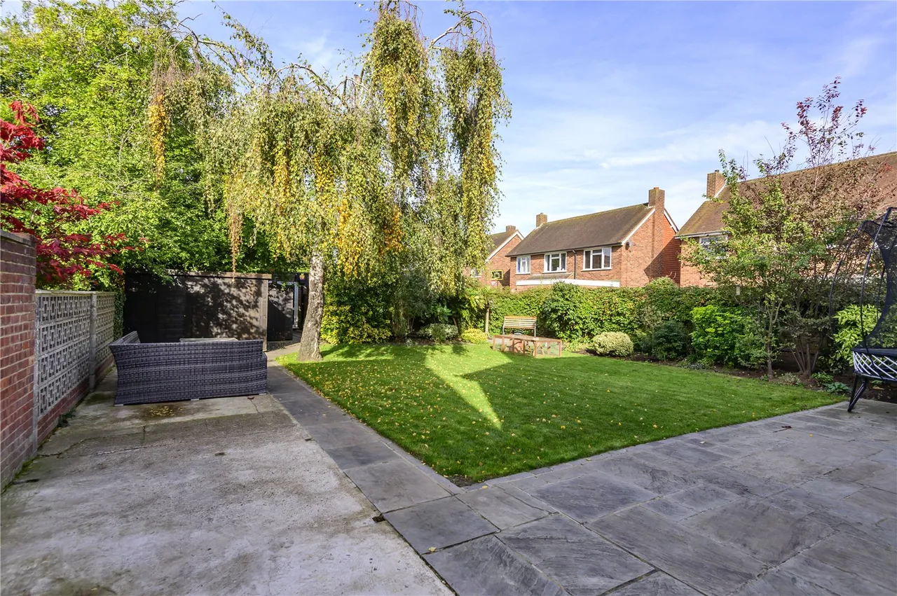 Meadows End, Sunbury, TW16 6SP, photo 15