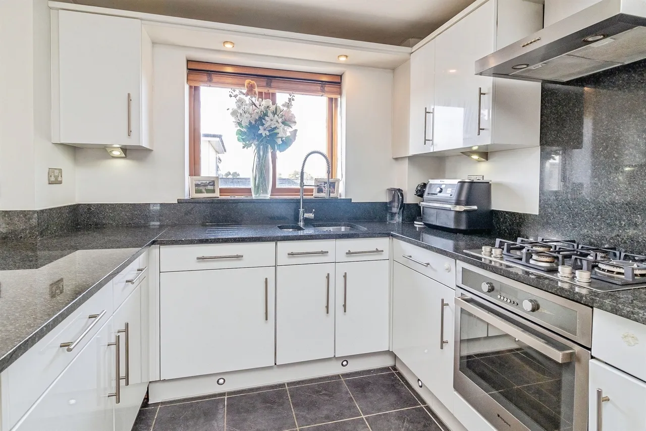 Goodrington Place, Broughton, MK10, photo 7