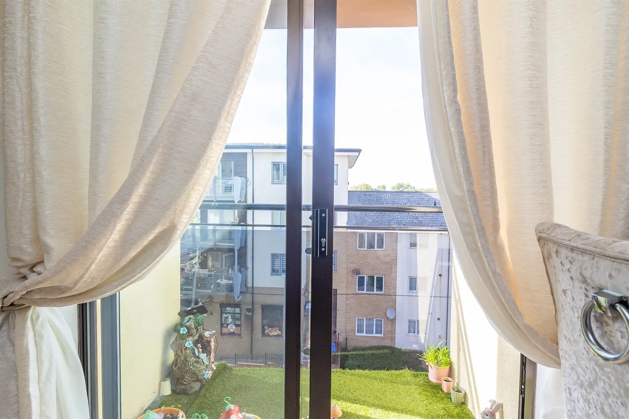 Goodrington Place, Broughton, MK10, photo 2