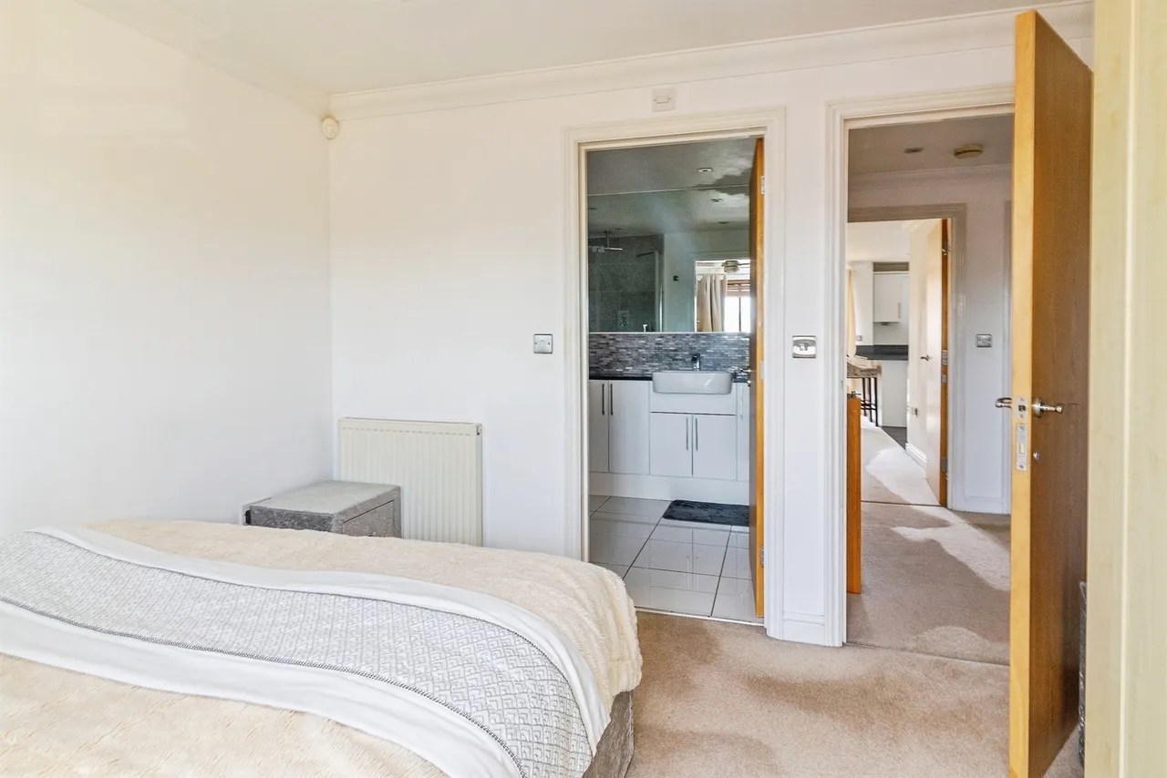 Goodrington Place, Broughton, MK10, photo 14