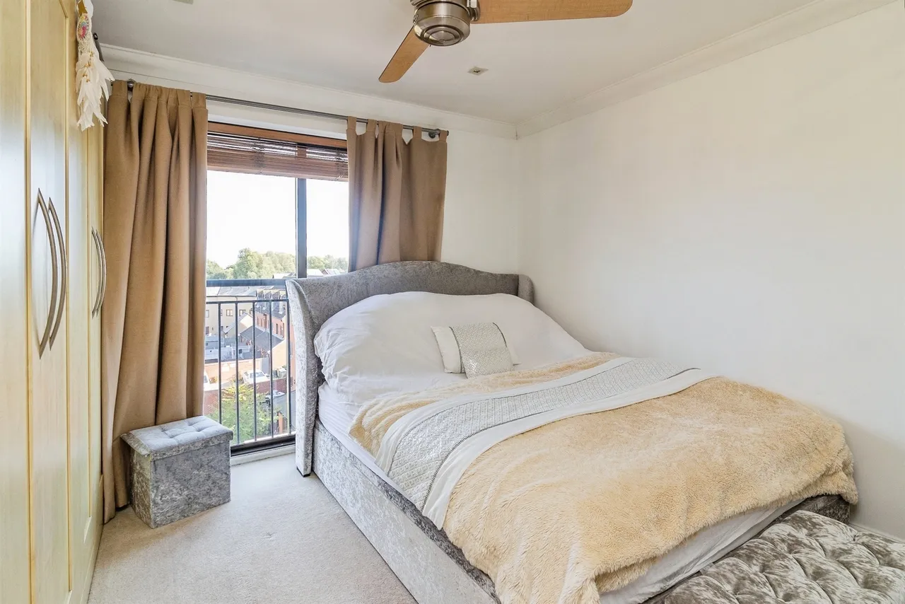 Goodrington Place, Broughton, MK10, photo 12