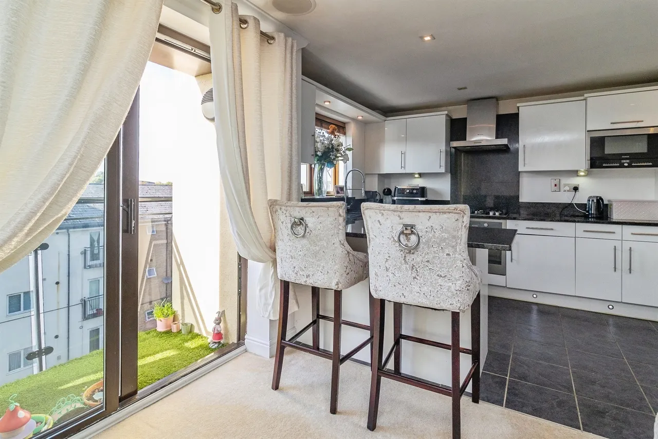Goodrington Place, Broughton, MK10, photo 9