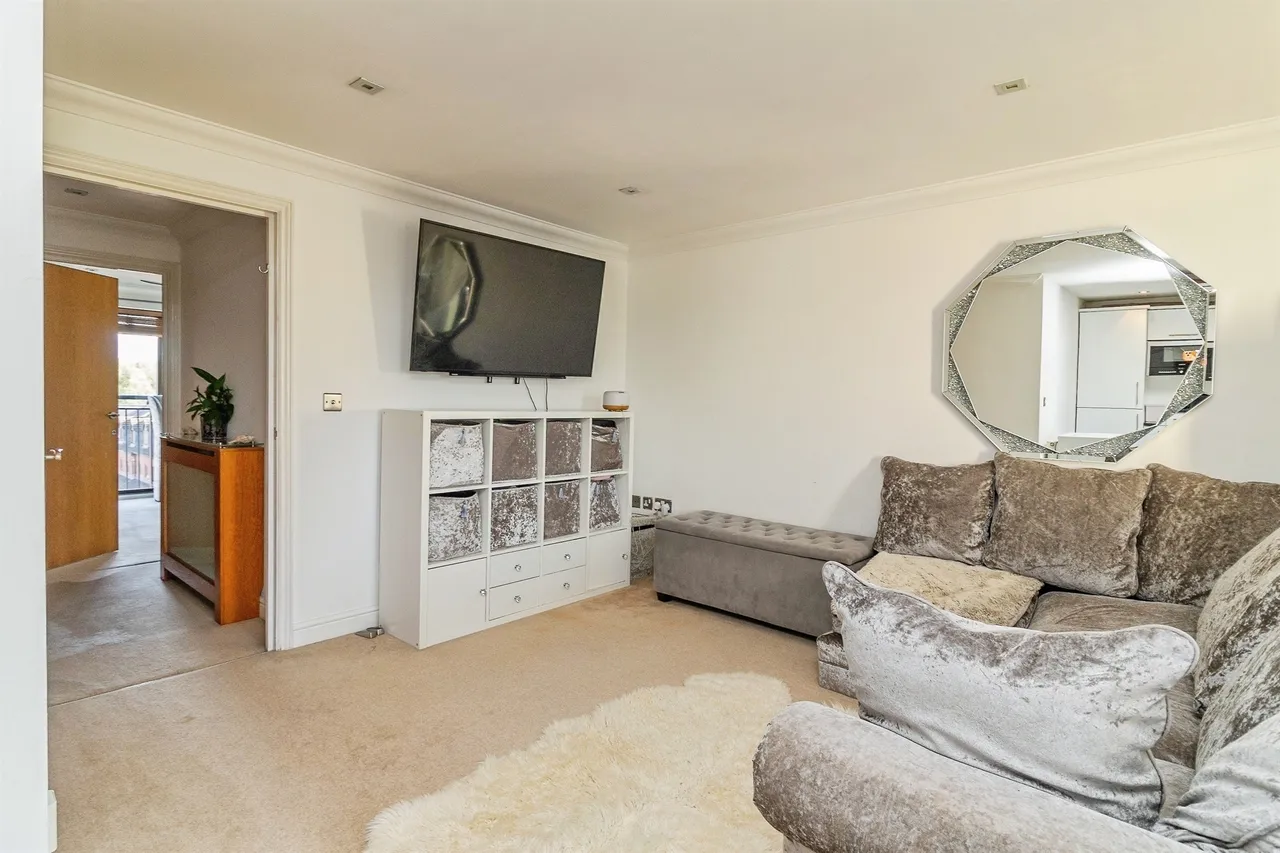 Goodrington Place, Broughton, MK10, photo 10