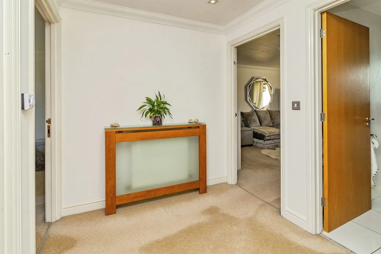Goodrington Place, Broughton, MK10, photo 11