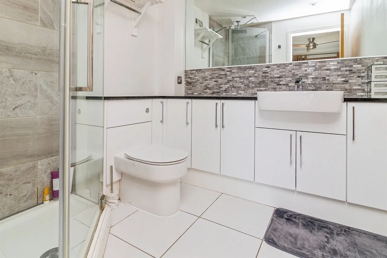 Goodrington Place, Broughton, MK10, photo 13
