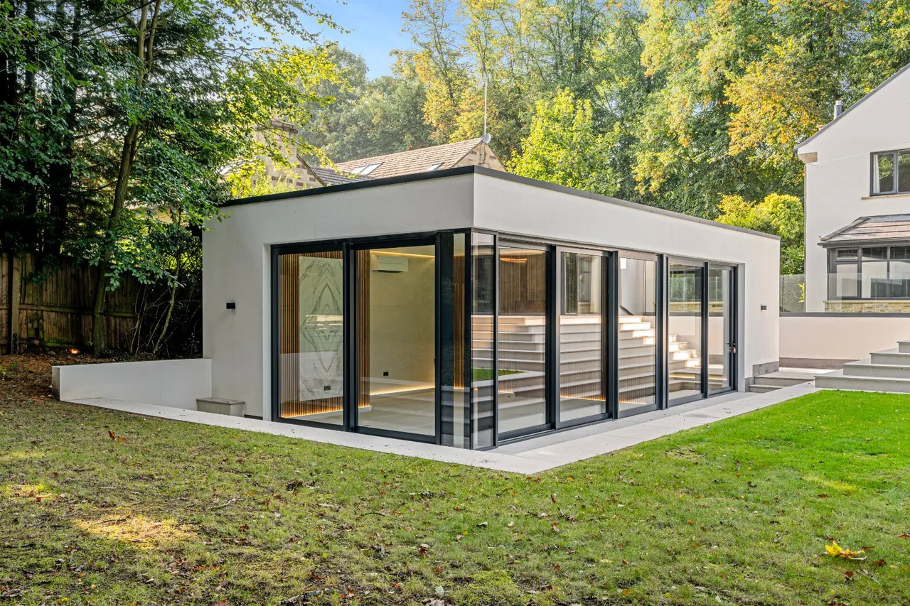 Clara Drive, Calverley, LS28, photo 12