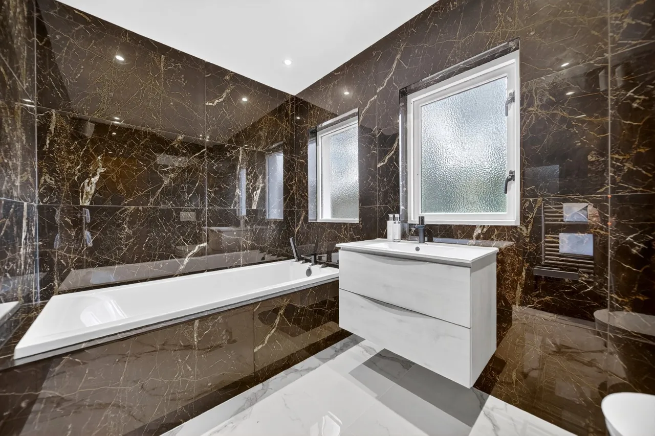 Clara Drive, Calverley, LS28, photo 18