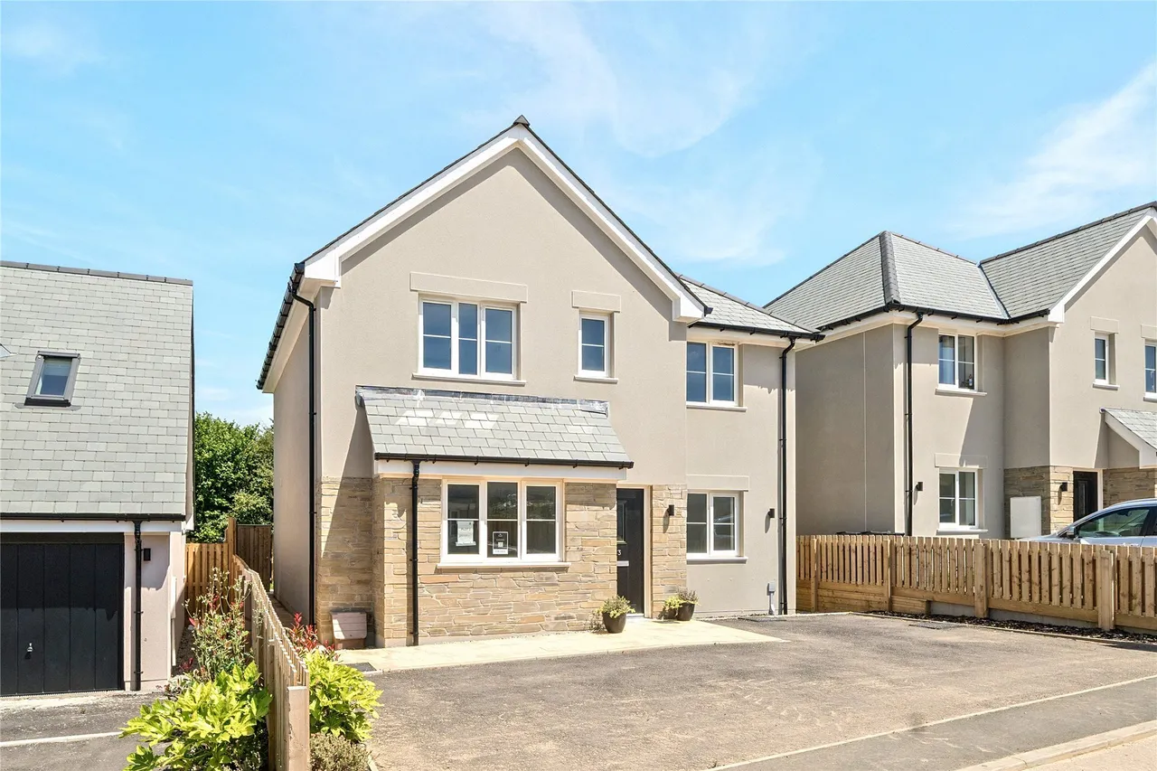4 bed property for sale, East Taphouse, Liskeard, PL14