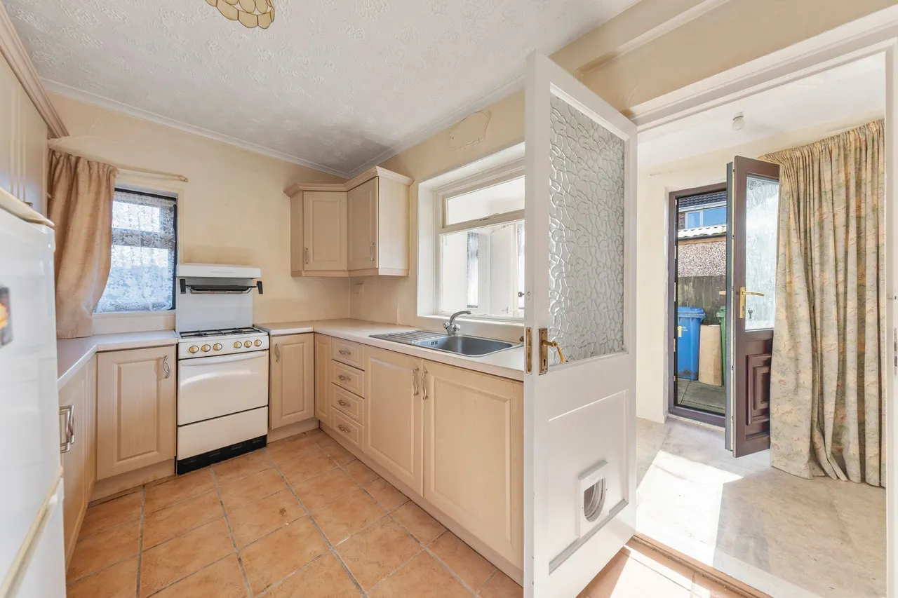 Capesthorne Road, Warrington, Warrington, WA2 9AF, photo 13