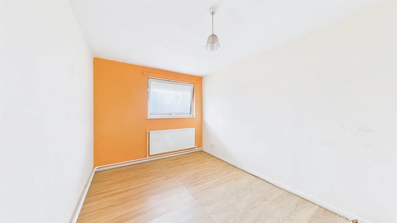 3 bed flat for sale — Belham Walk, London