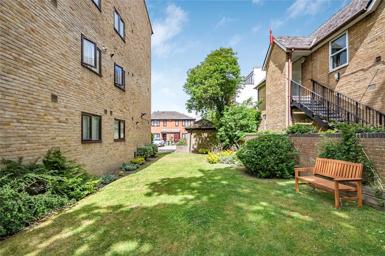 Campbell Close, Streatham, photo 2