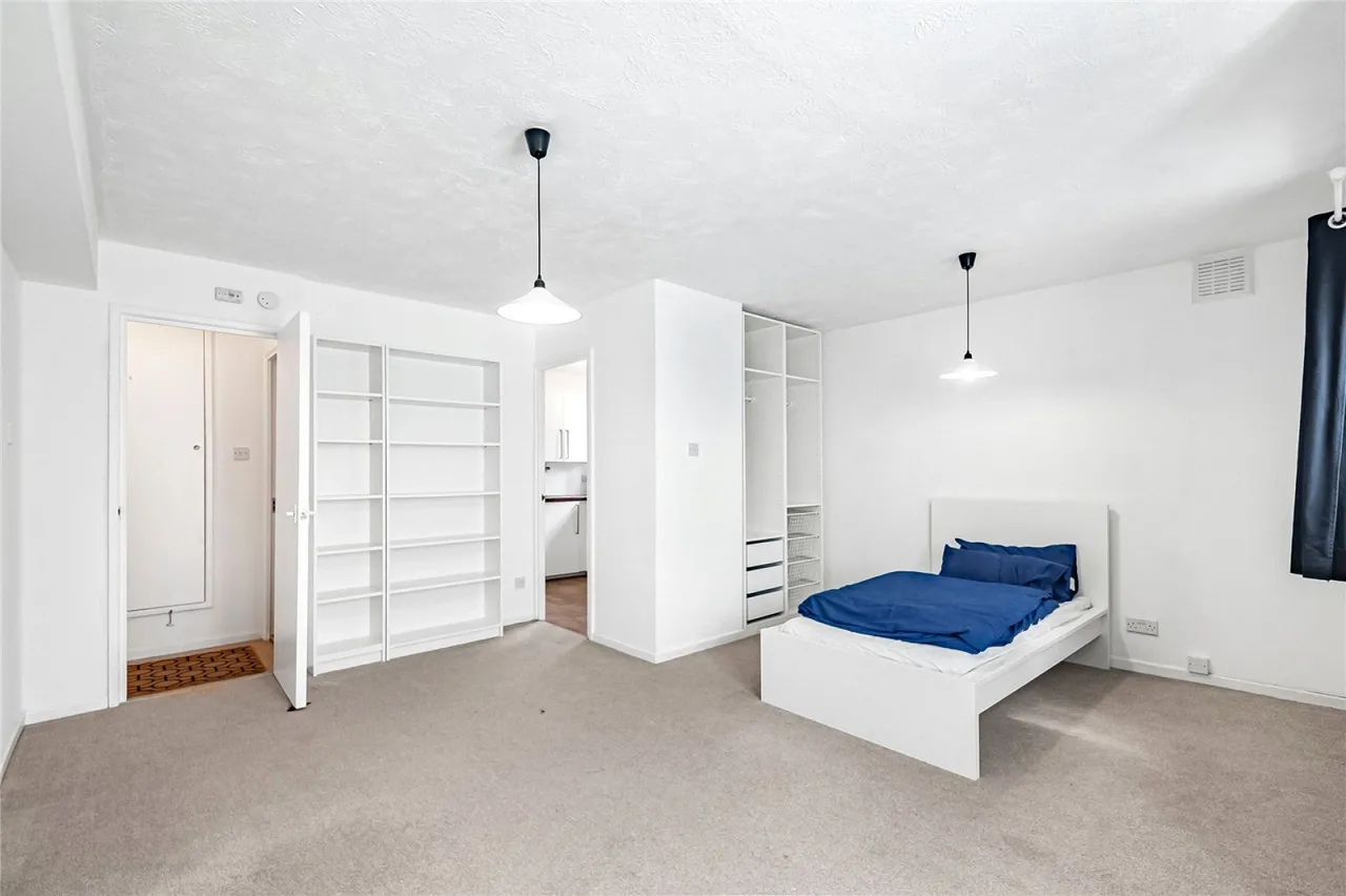 Campbell Close, Streatham, photo 6