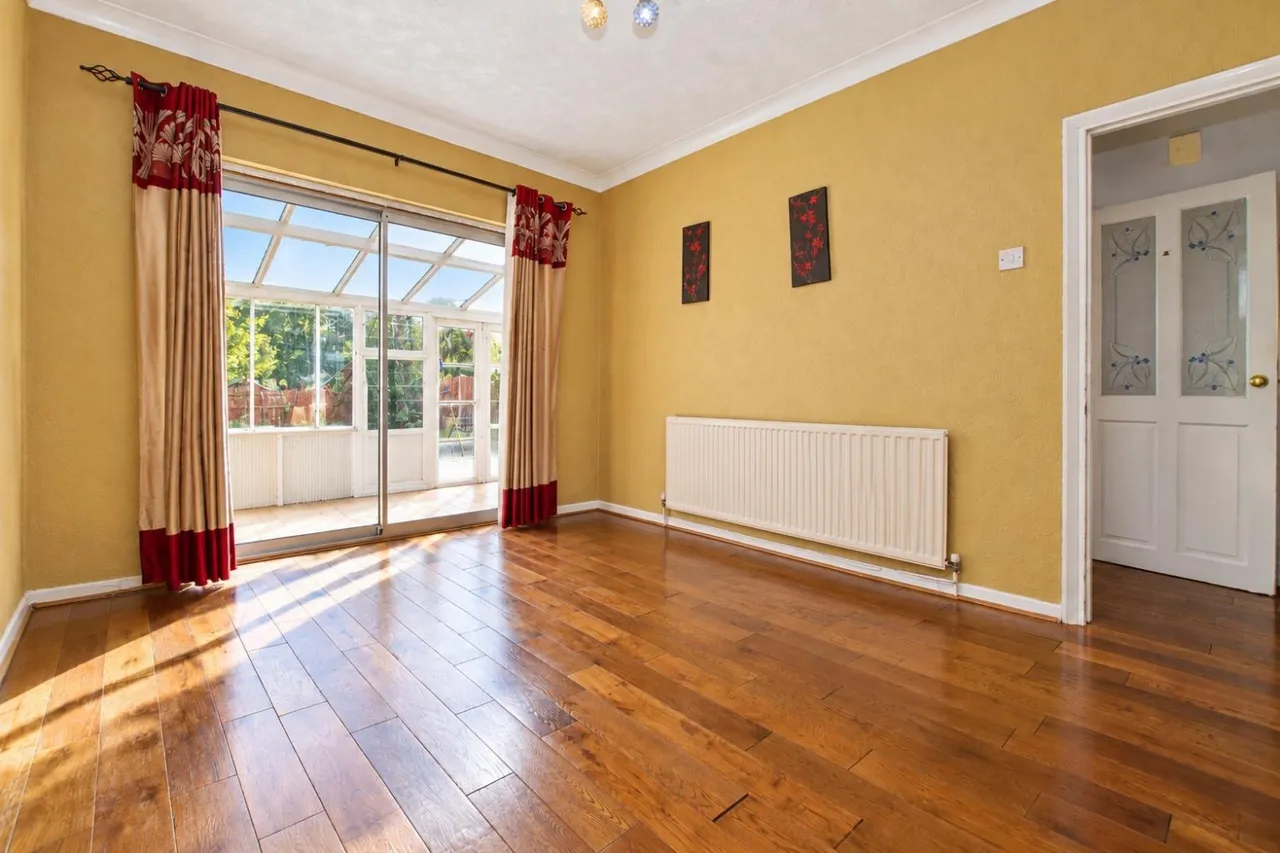 Chadville Gardens, Romford, RM6, photo 3