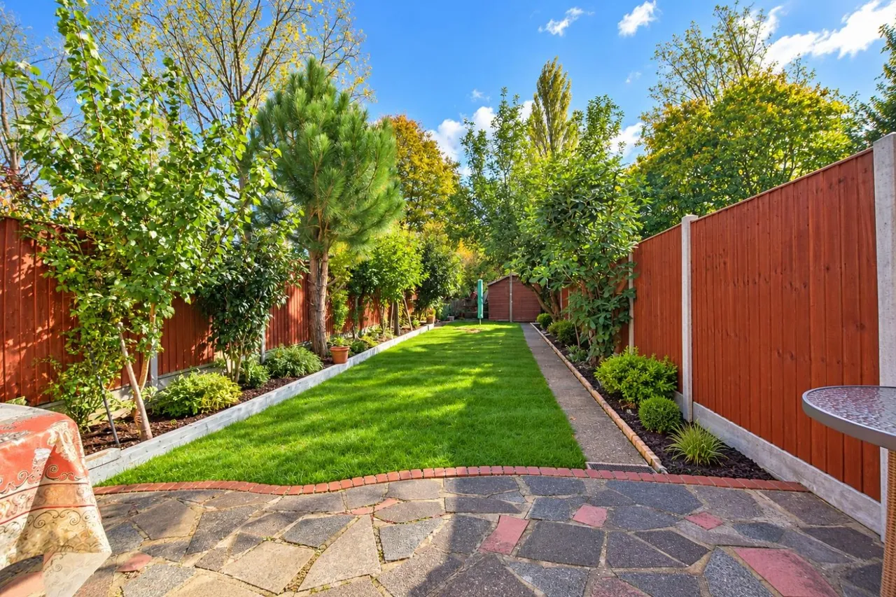 Chadville Gardens, Romford, RM6, photo 8