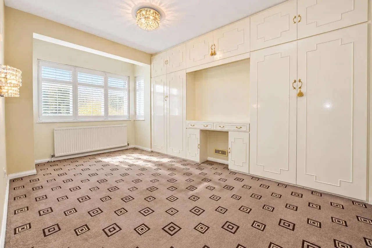 Chadville Gardens, Romford, RM6, photo 7
