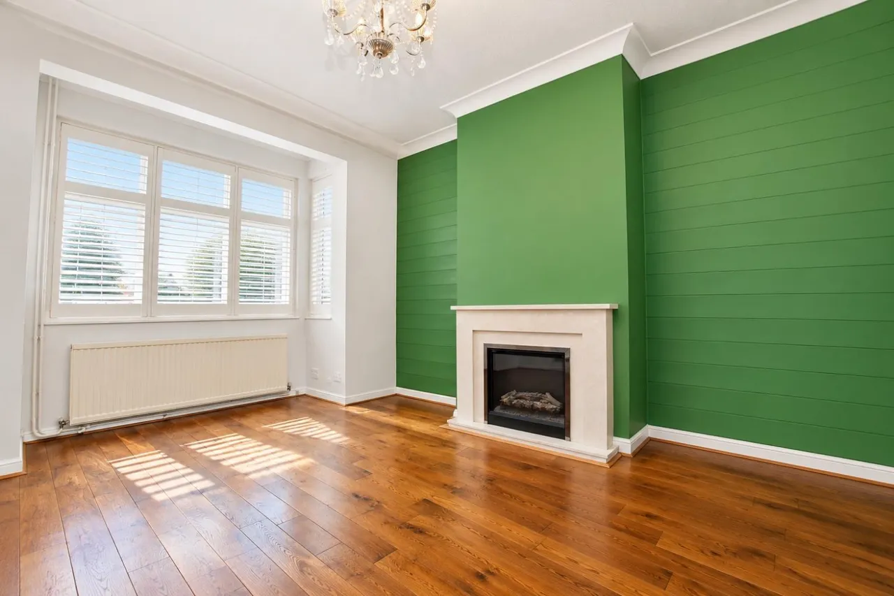 Chadville Gardens, Romford, RM6, photo 2
