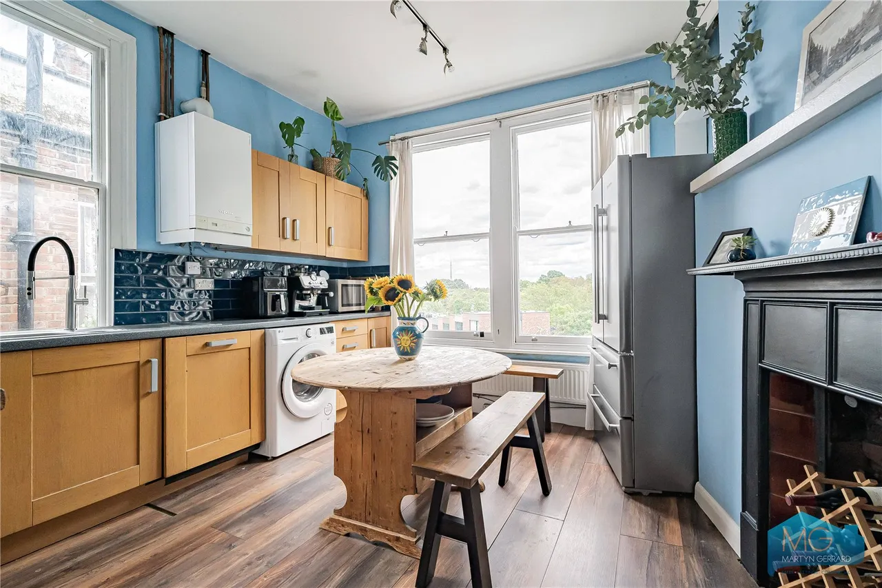 Muswell Hill Broadway, London, N10, photo 8