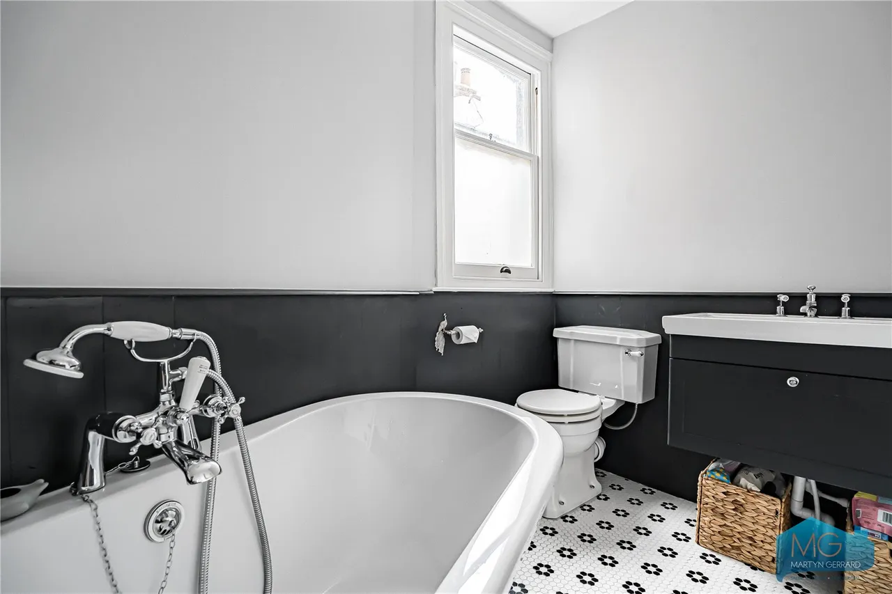 Muswell Hill Broadway, London, N10, photo 15