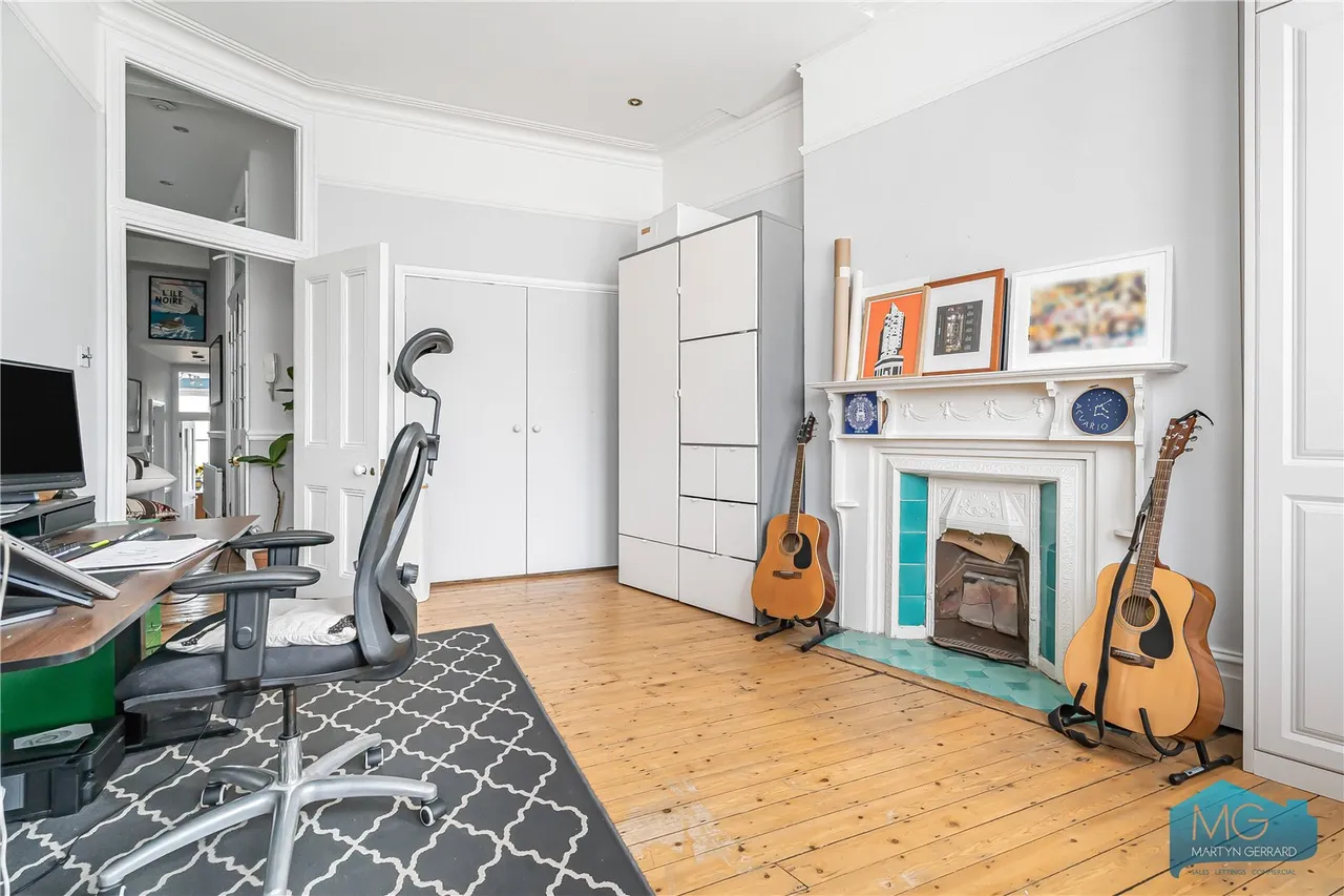 Muswell Hill Broadway, London, N10, photo 4