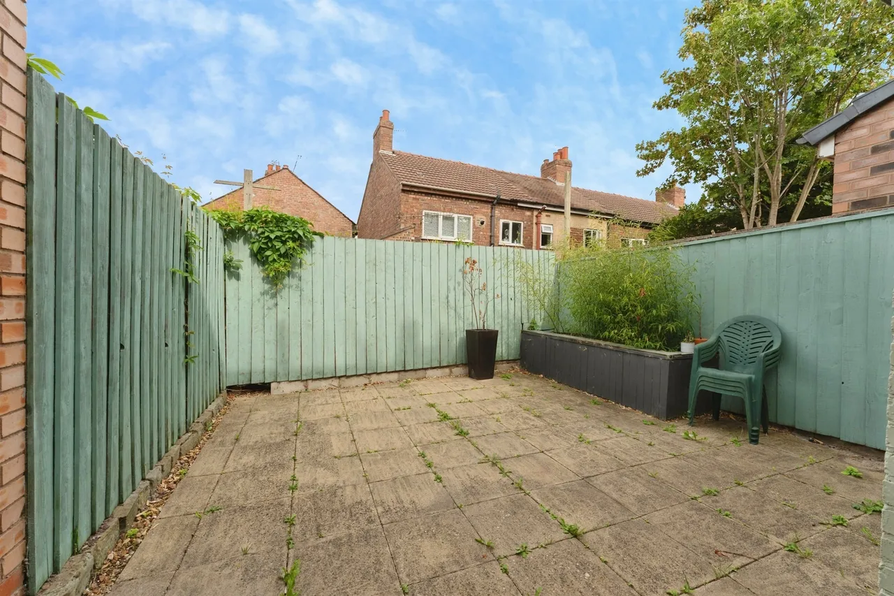 Acuba Grove, Birkenhead, CH42, photo 15