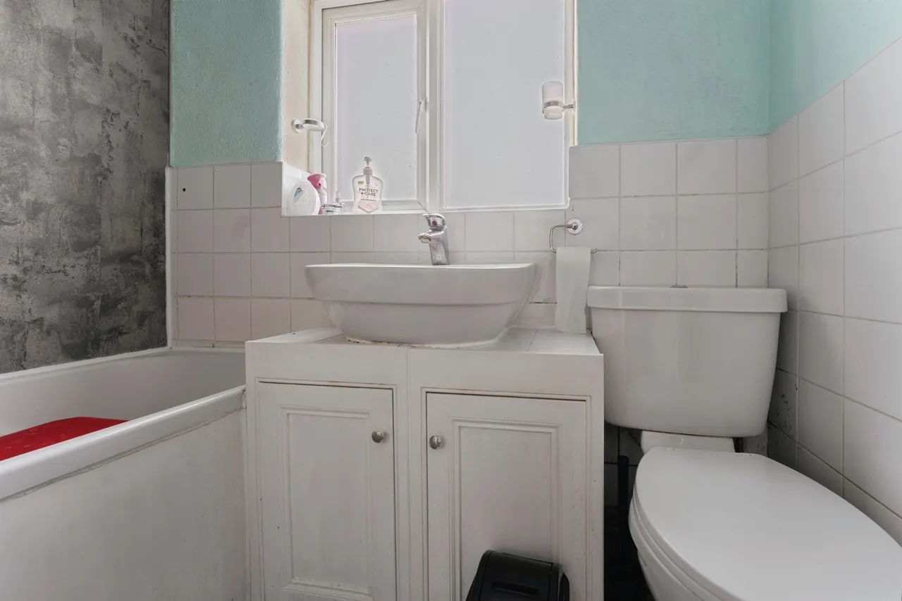 Acuba Grove, Birkenhead, CH42, photo 13
