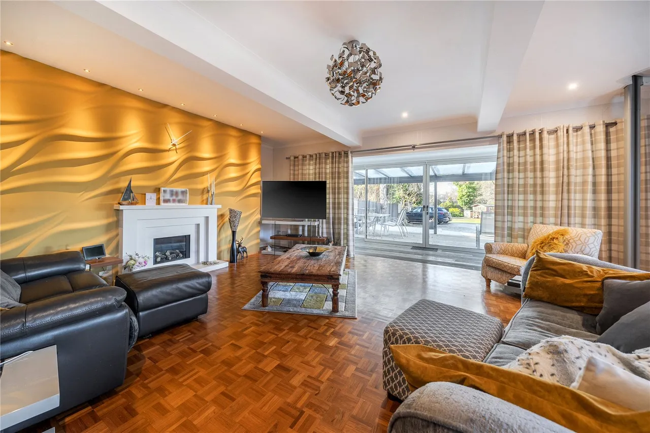 Grand Avenue, Camberley, Surrey, GU15 3QH, photo 4