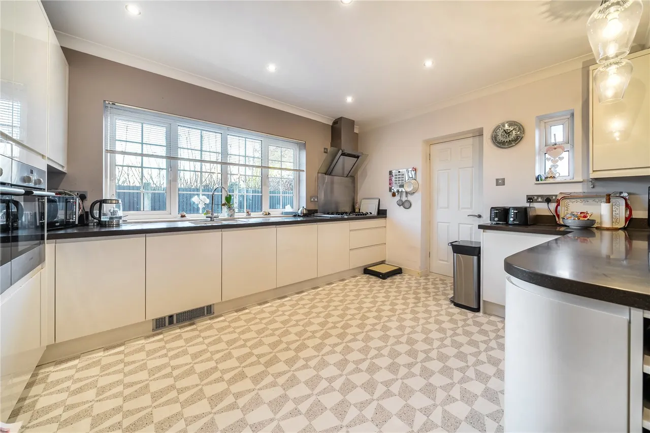 Grand Avenue, Camberley, Surrey, GU15 3QH, photo 12