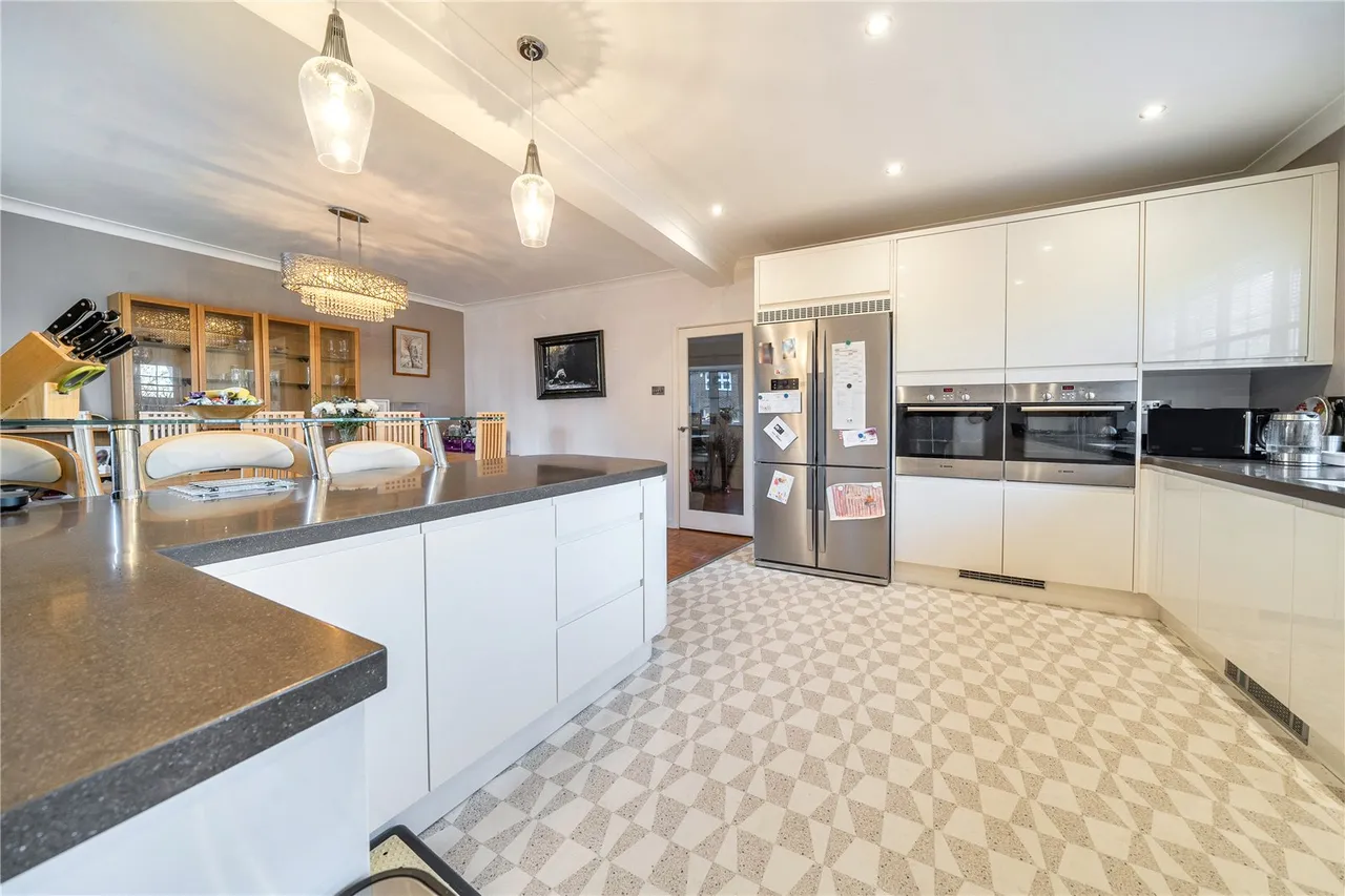 Grand Avenue, Camberley, Surrey, GU15 3QH, photo 5