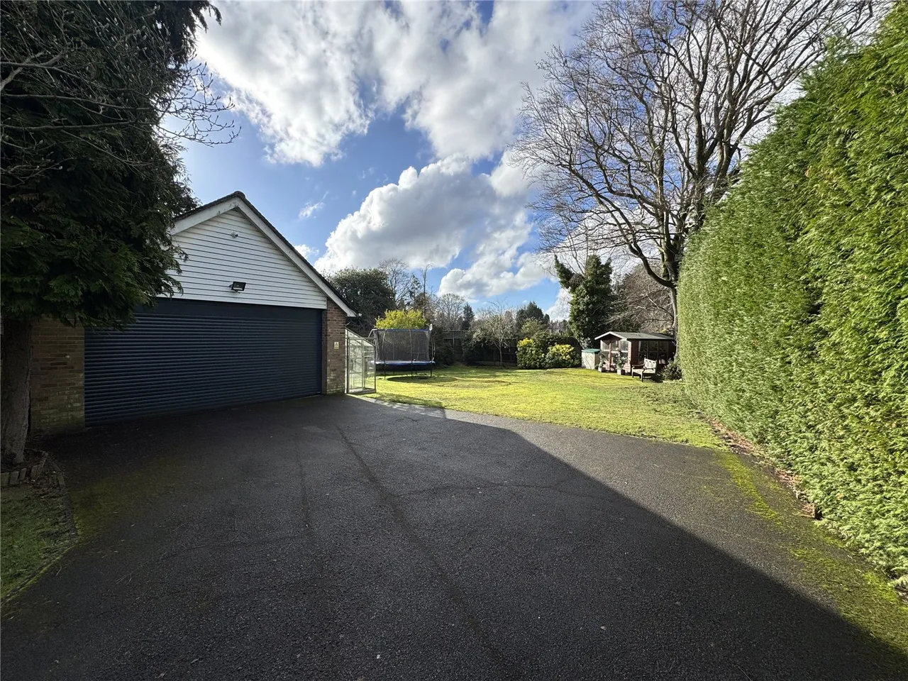 Grand Avenue, Camberley, Surrey, GU15 3QH, photo 2