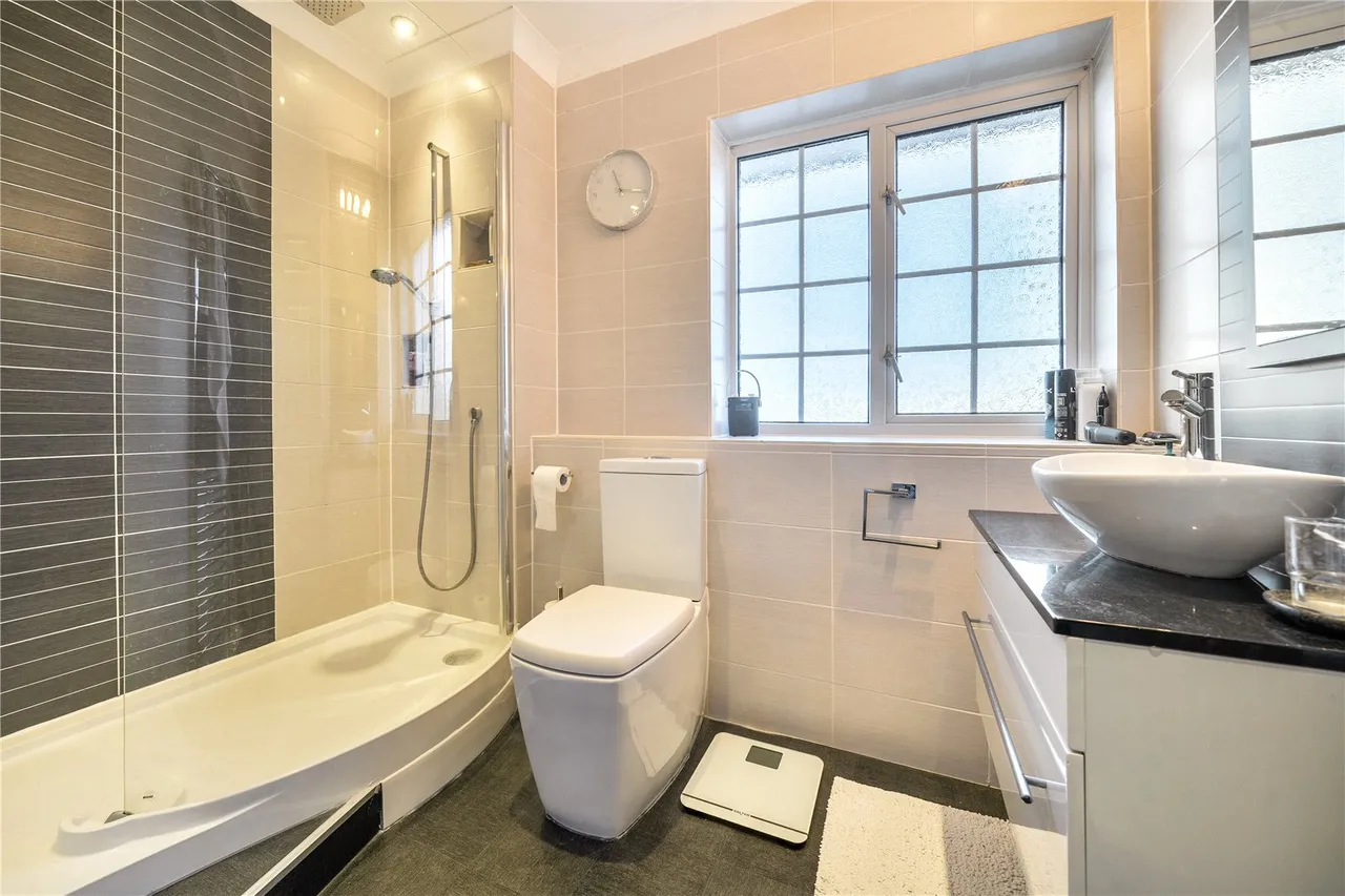 Grand Avenue, Camberley, Surrey, GU15 3QH, photo 6