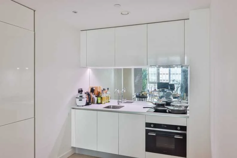 Wandsworth Road, Nine Elms, SW8, photo 7