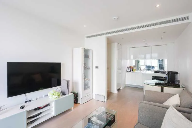 Wandsworth Road, Nine Elms, SW8, photo 13