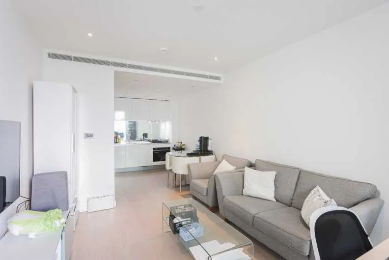 Wandsworth Road, Nine Elms, SW8, photo 4