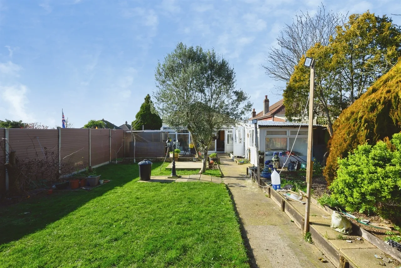 Bridges Avenue, Portsmouth, PO6, photo 19