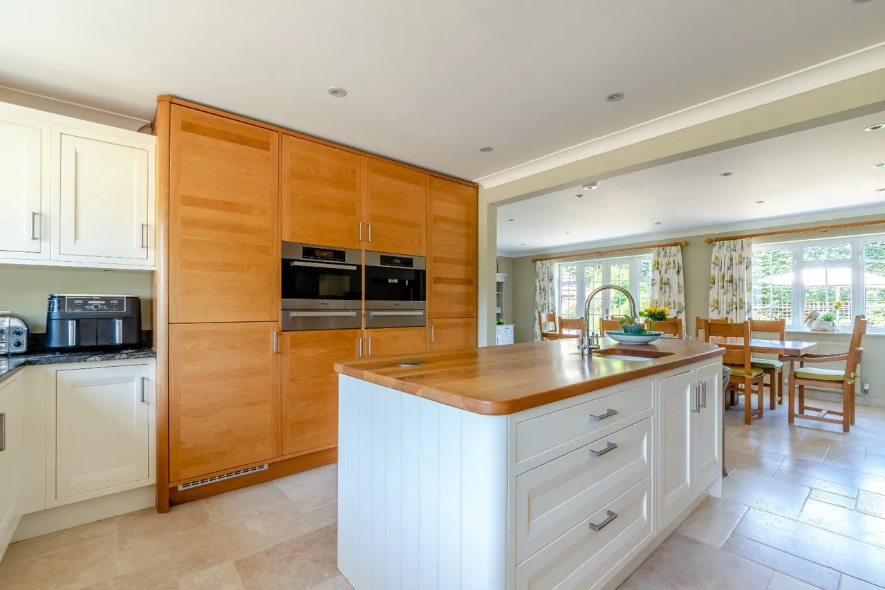 Park Lane, Britford, Salisbury, Wiltshire, SP5 4EA, photo 4