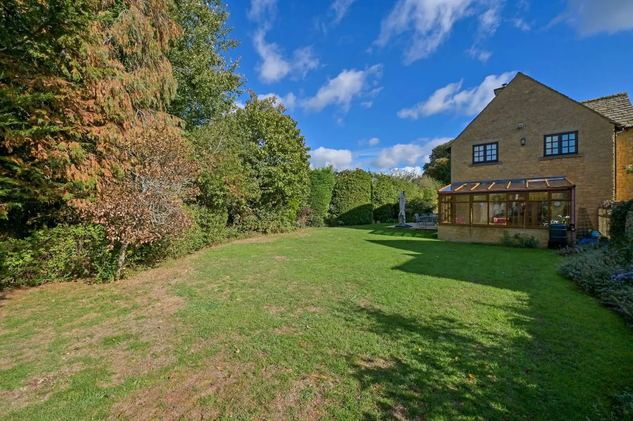 Combe Gate, Combe, OX29, photo 14