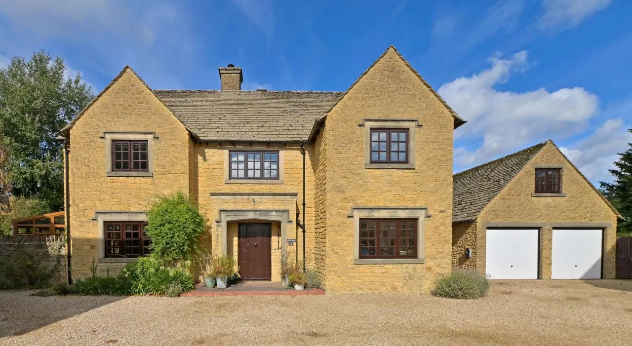 5 bed house for sale, Combe Gate, Combe, OX29